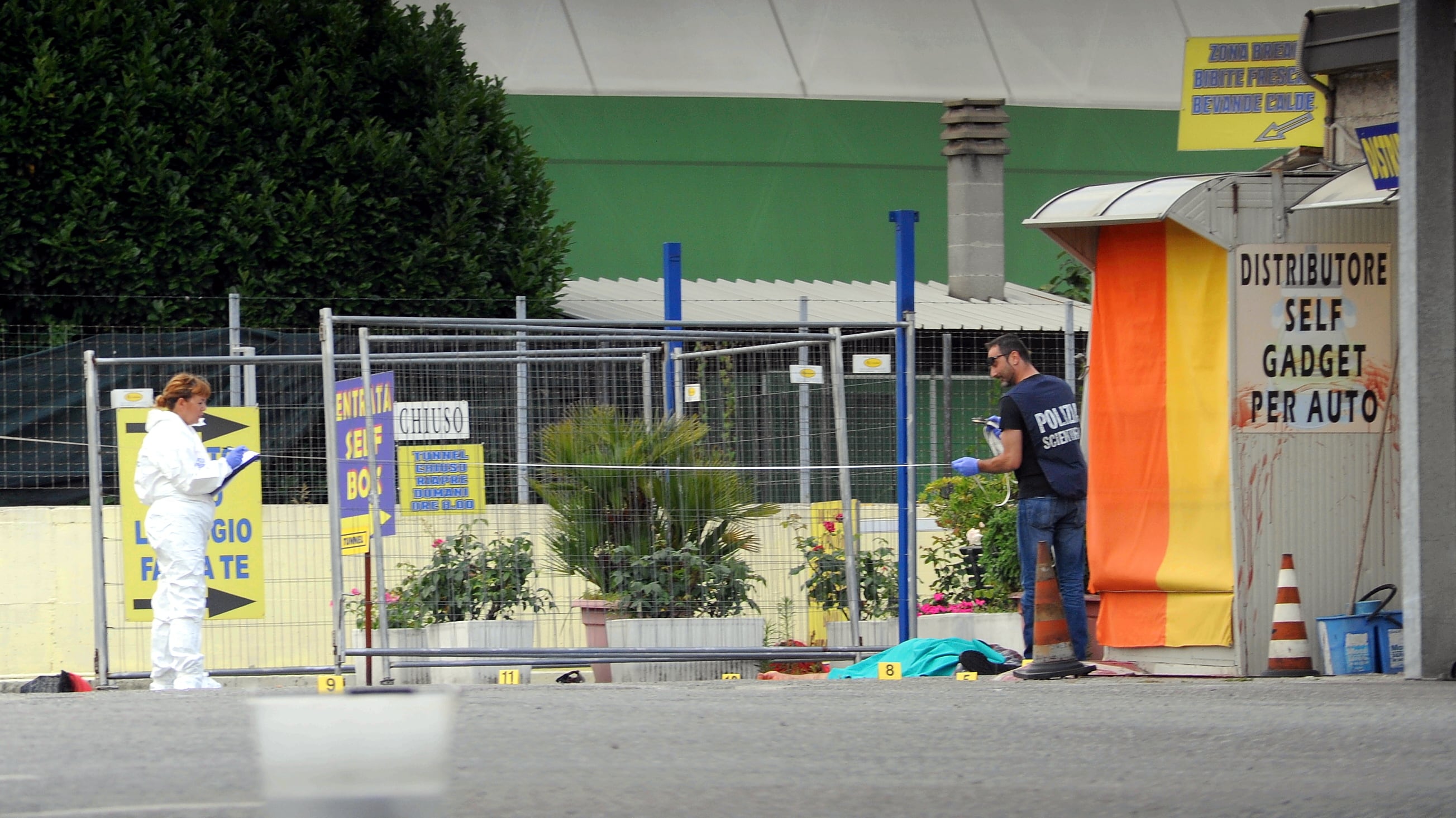 Torna il terrore nel Milanese: un morto e due accoltellati