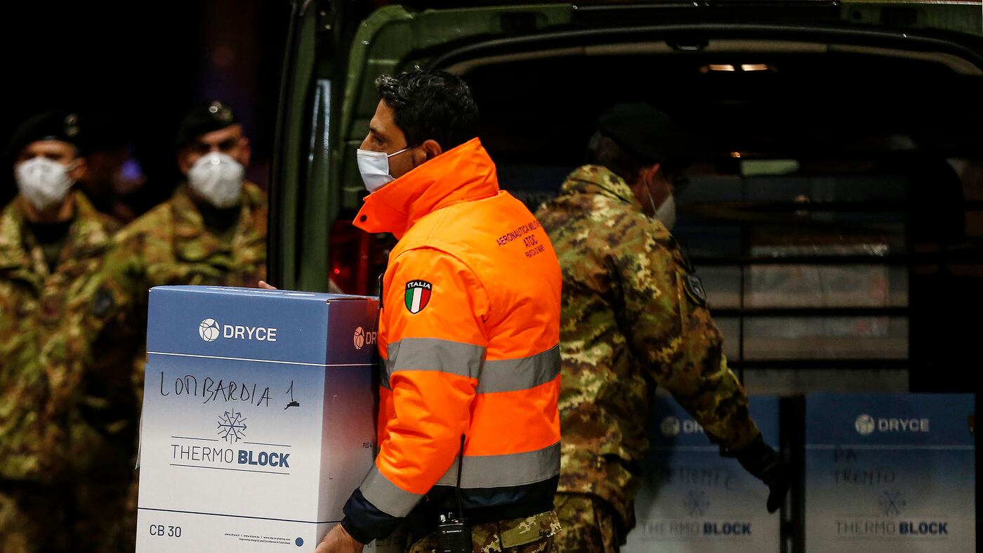 Regioni in allarme per le dosi. Ma ora ne arrivano 1,3 milioni