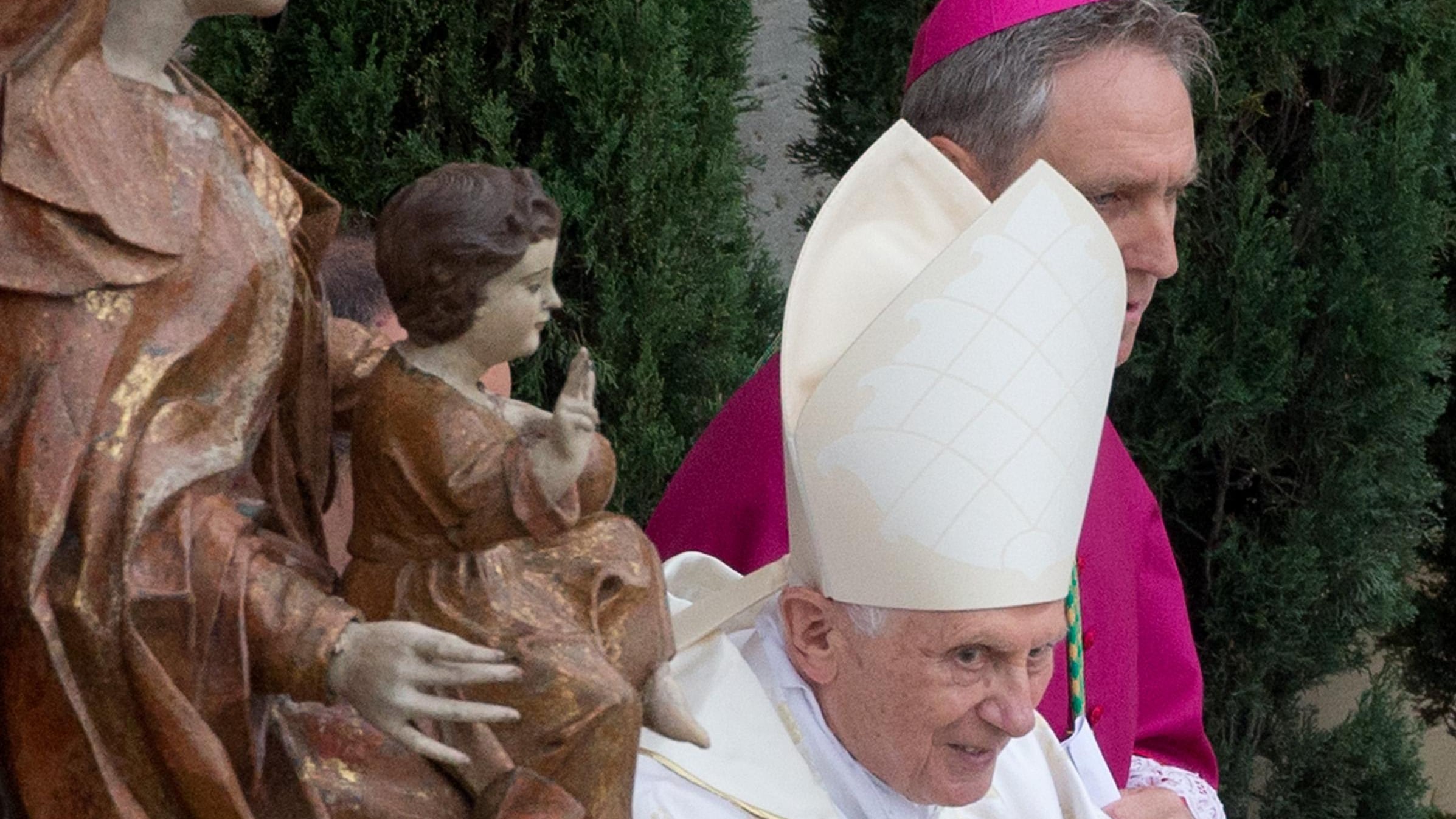 Padre Georg: "Ecco perché Ratzinger ha lasciato il papato"