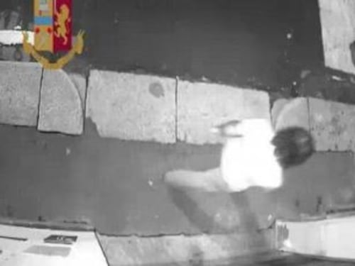 Coppia rapinava i tassisti: arrestata a Milano