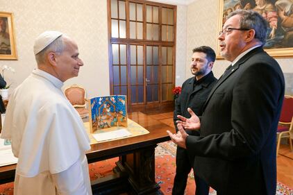 Zelensky dona un presepe a Papa Leone XIV 2