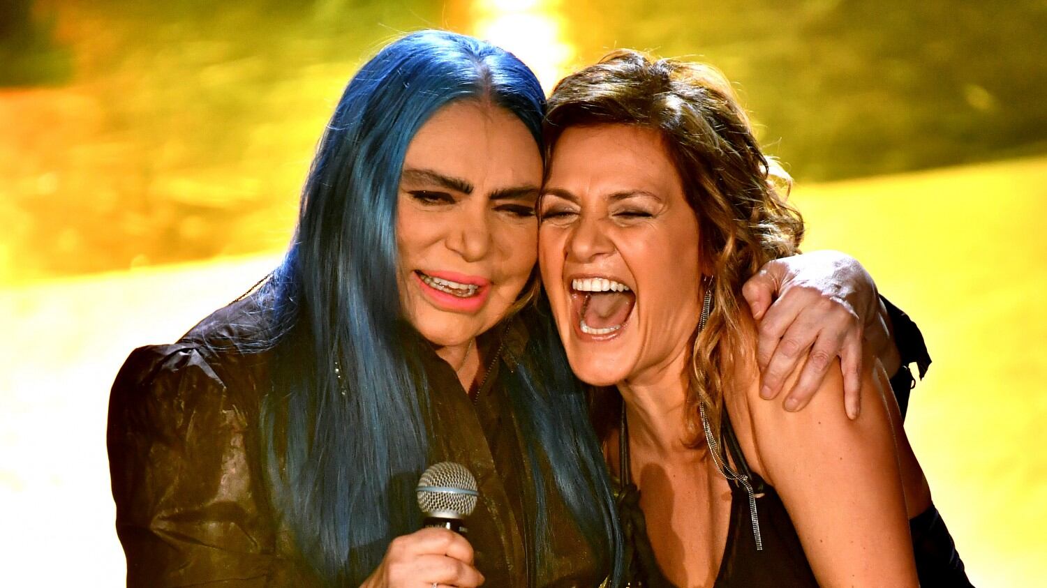 Standing ovation per la Bertè. Poi Sanremo si fa un po' punk