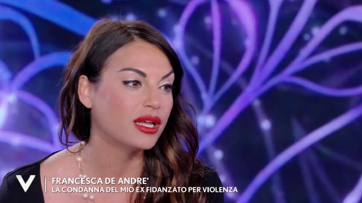 "Inseguita fuori dal tribunale". Francesca De André dopo la condanna dell'ex fidanzato violento