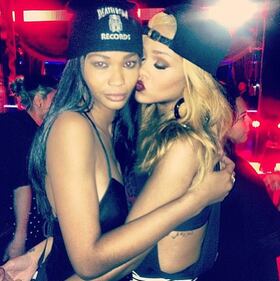 Rihanna, continuano le sexy provocazioni 14