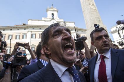 Protesta davanti a Montecitorio 11