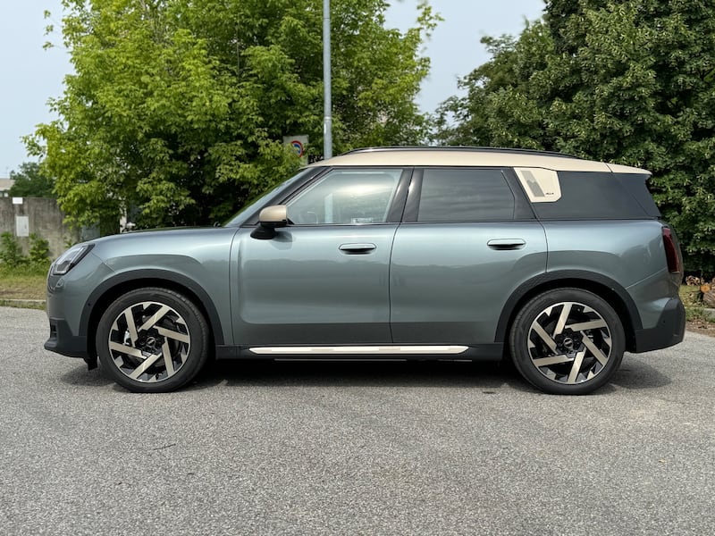 MINI Countryman SE ALL4: guarda la gallery del crossover elettrico da 313 CV 15