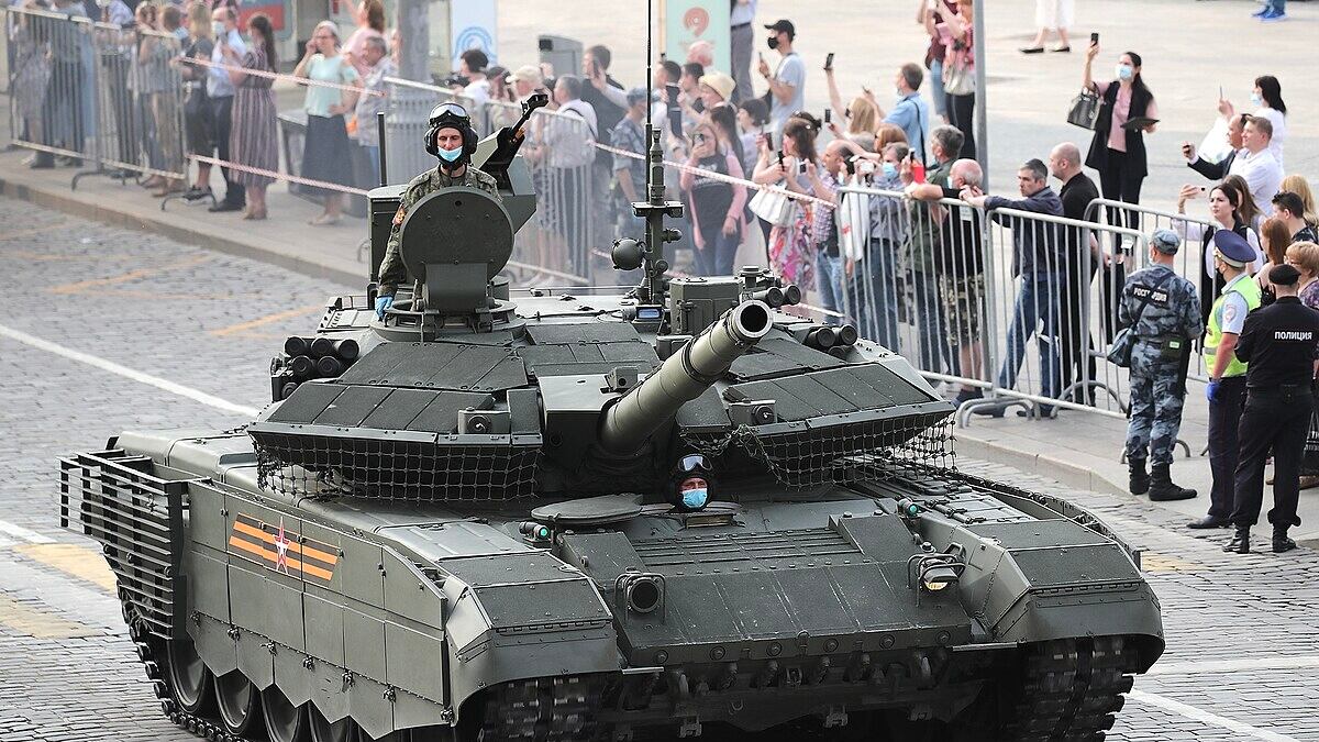 Mosca non si ferma, ecco i nuovi tank T-90M: cosa sono in grado di fare