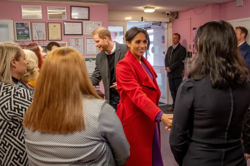 Meghan Markle in rosso per un poeta: foto 1