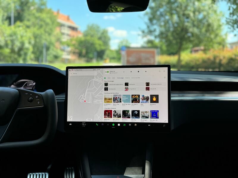 Tesla Model S Plaid: guarda la gallery della super berlina elettrica 17