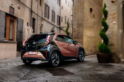 Nuova Toyota Aygo X Hybrid: guarda la gallery 15
