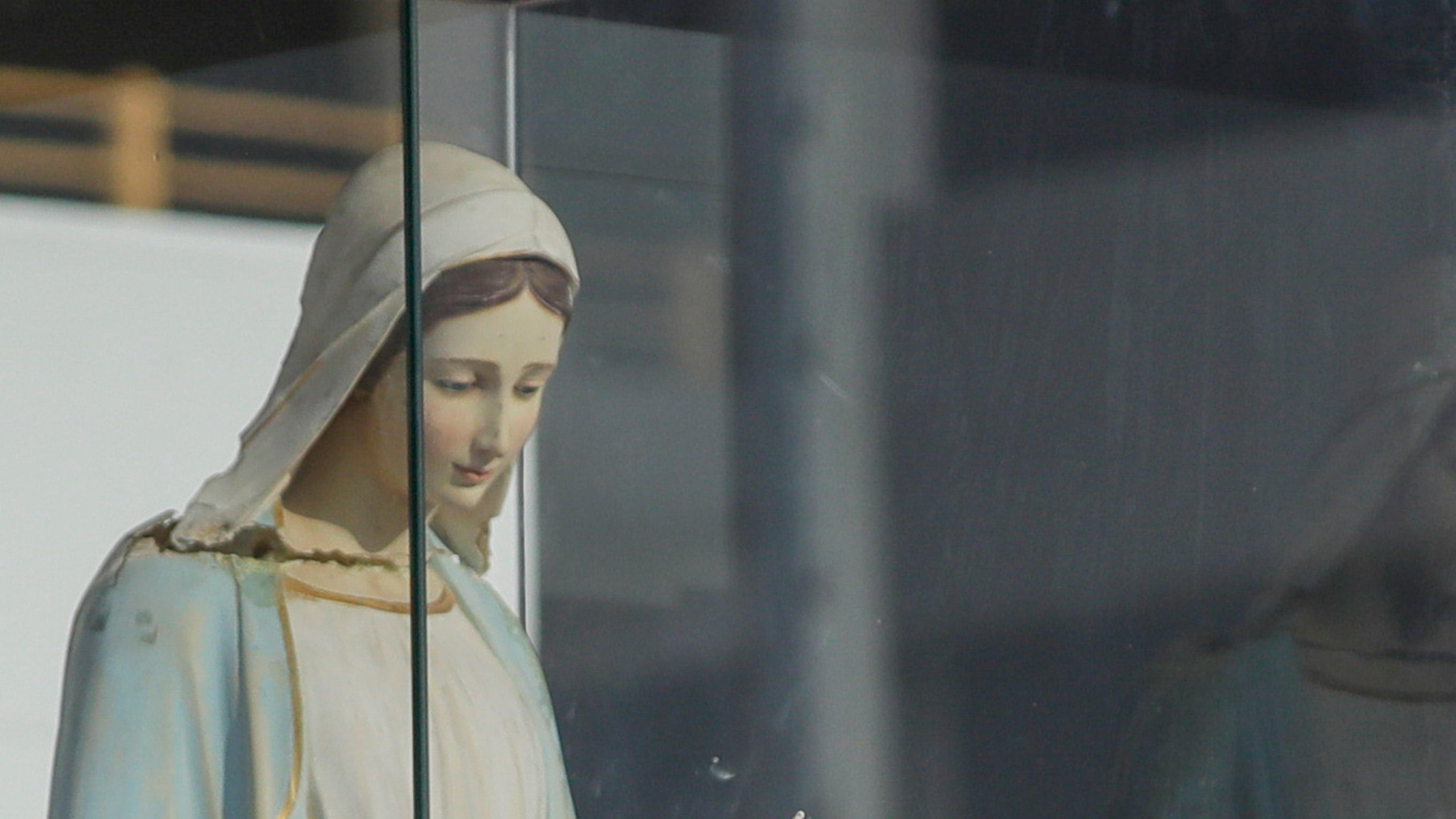 La benedizione della Madonna vandalizzata dal Califfato
