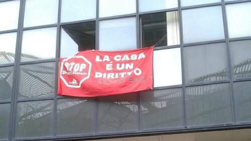Bologna, occupato palazzo in via Fioravanti 4