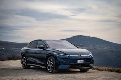 Volkswagen ID.7, primo contatto: guarda la gallery 14