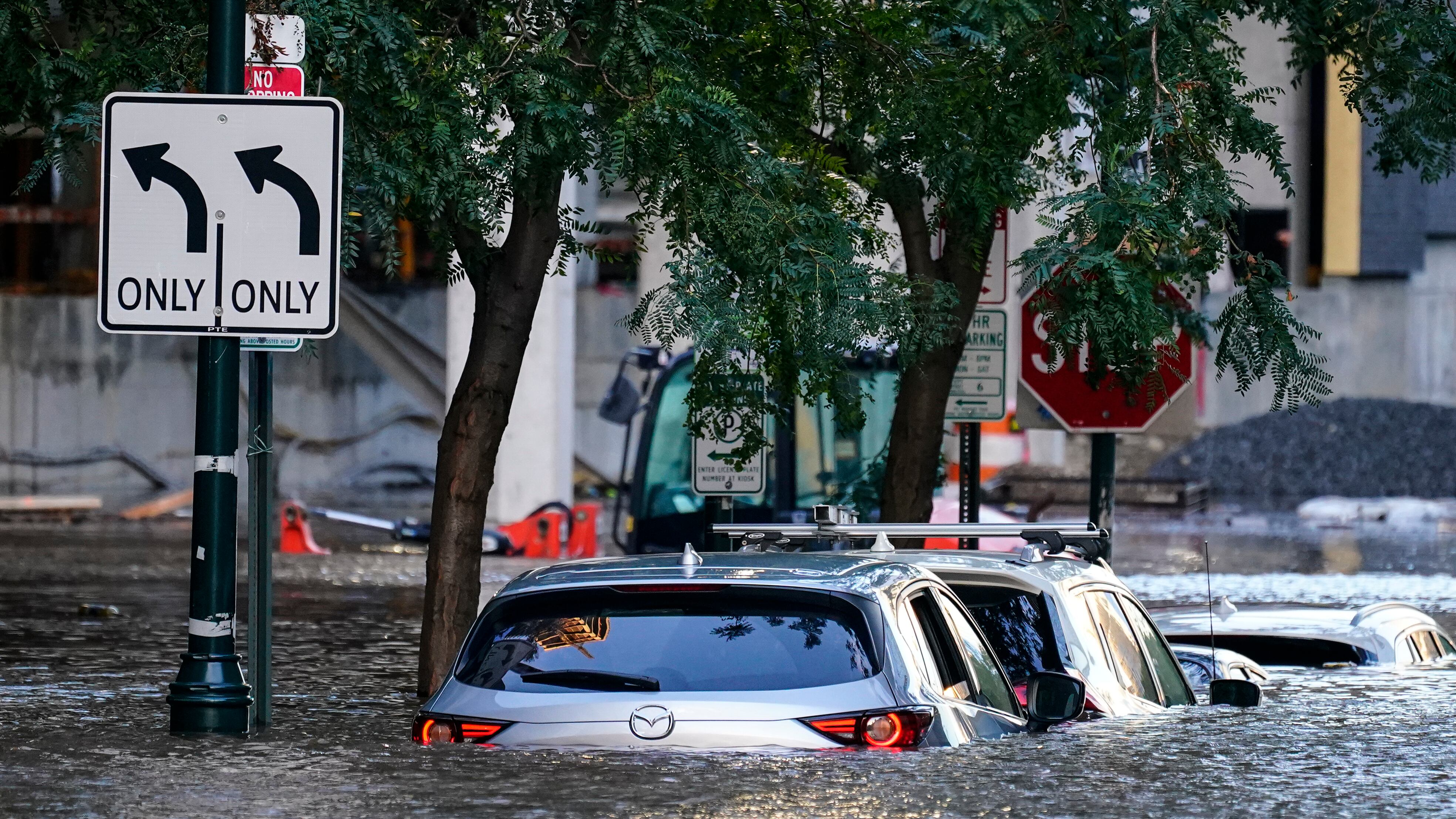 Ida paralizza New York. L'uragano fa 28 morti. E c'è un bimbo di 2 anni
