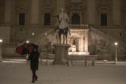 Dai Fori Imperiali al Colosseo: Roma imbiancata 2