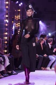 La sexy passerella di Bella Hadid 6