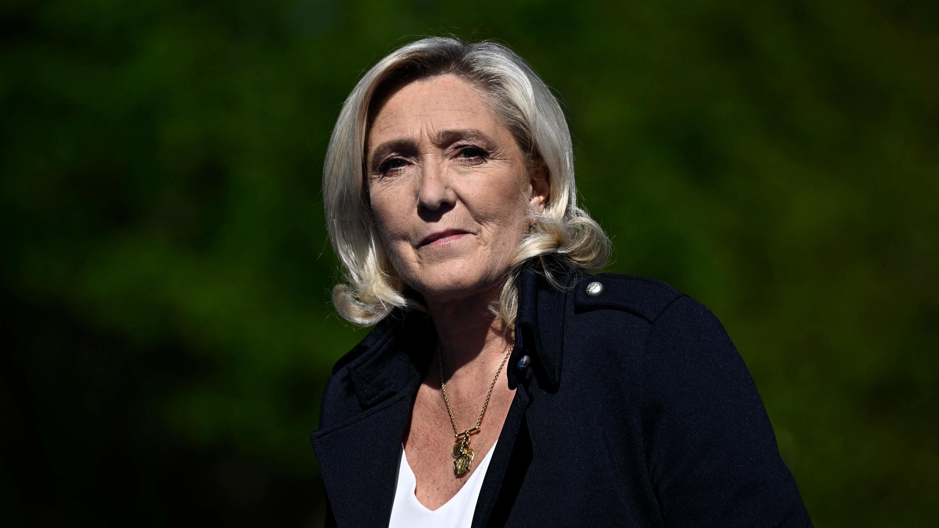 Marine Le Pen accelera verso l'Eliseo: boom nei sondaggi dopo la condanna