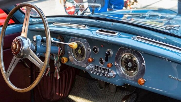 Auto storiche, Zangrillo: "Eccellenze dal saper fare italiano"