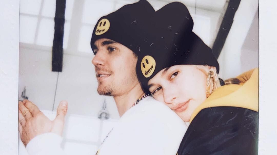 Hailey Baldwin contro gli haters: "Crescete, marmocchi"