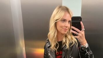 Chiara Ferragni va alla Nasa. E il web parte all'attacco: "Spediscono anche te sulla luna?"