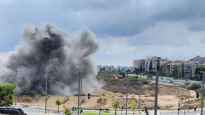 Razzi dal Libano, missili Houthi e minaccia di Hamas: Il 7 ottobre "caldo" di Israele