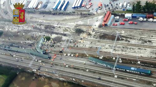 Treno deragliato, le immagini dall'alto 1