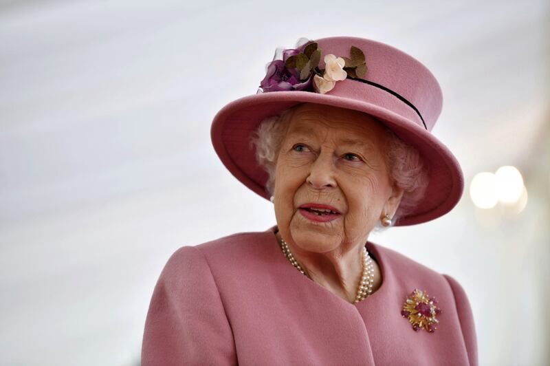 Prima uscita pubblica della Regina Elisabetta dopo il lockdown 4