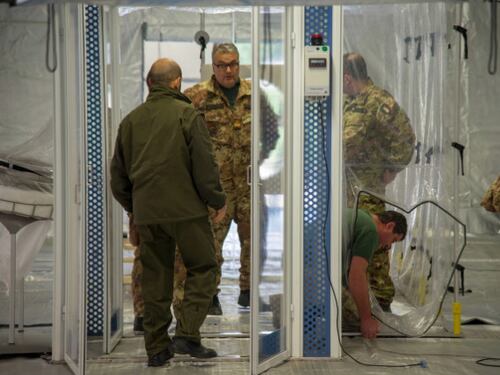 "Inviare mezzi speciali". Ecco le mail riservate dell'accordo tra Conte e i russi