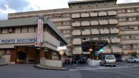 Lo cercavano da giorni: lo hanno trovato morto nel bagno dell’ospedale