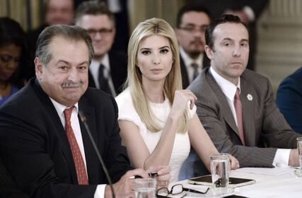 Melania e Ivanka Trump: sfida sexy al Congresso 23