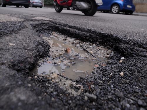 Roma, ancora incidenti mortali: "Colpa delle buche"