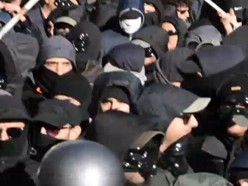"Io reporter a Napoli picchiato dai black bloc"