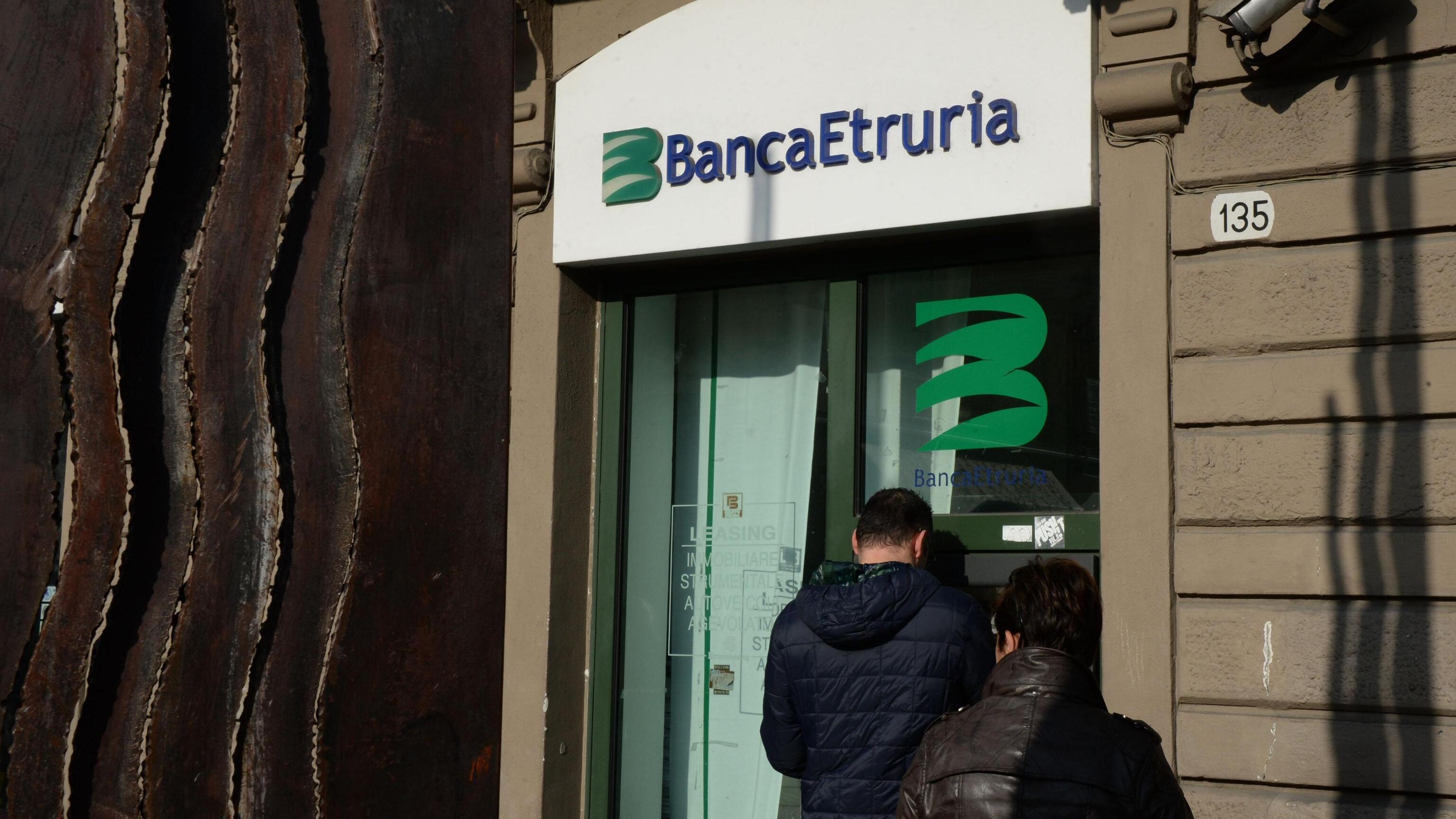 Arezzo, nuove perquisizioni nella sede di Banca Etruria