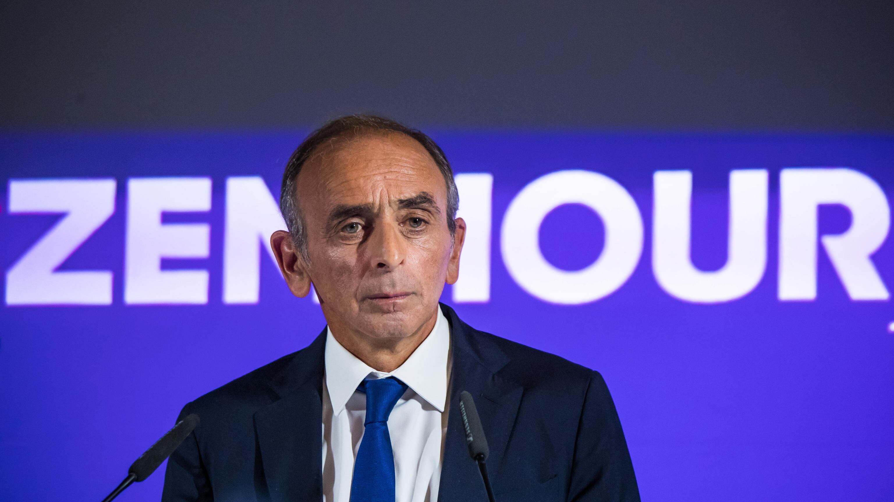 "Frutto di 40 anni di politica d'immigrazione". L'affondo di Zemmour sulle proteste in Francia