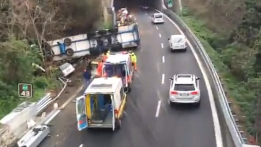 Tir travolge cantiere sulla A10: due operai morti in autostrada