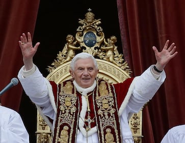 Ratzinger, dall'elezione agli incontri con Francesco 9