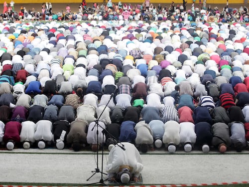 "Non vogliamo mischiarci coi cattolici". E ora gli islamici vogliono un proprio cimitero