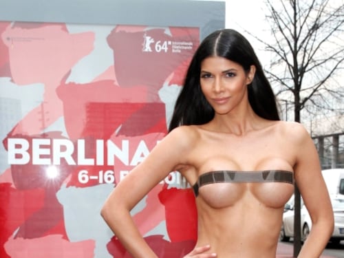 Micaela Schaefer nuda alla Berlinale