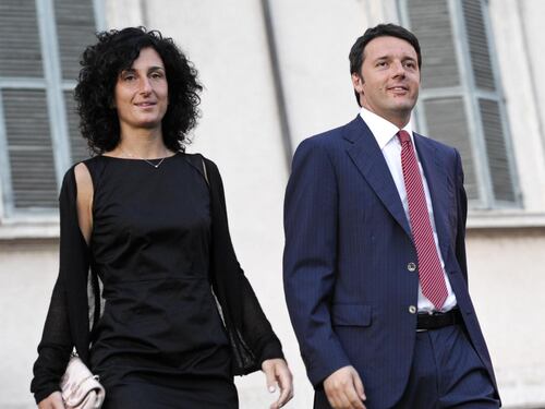 Renzi bandito dalla sua Firenze. E Agnese va dal Papa da sola