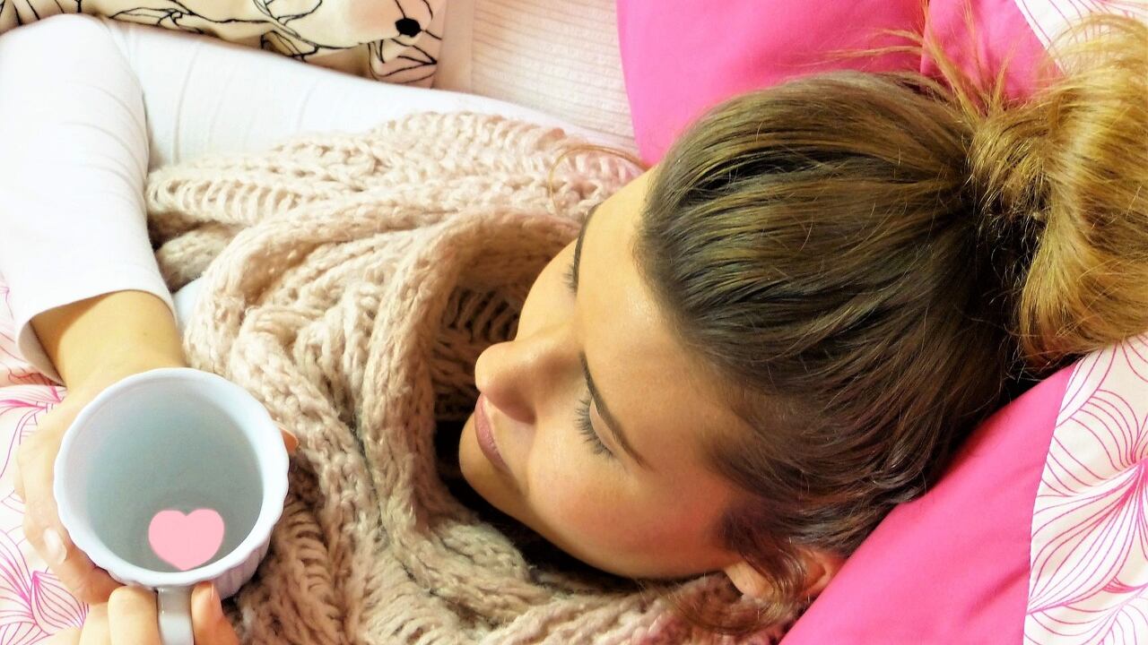 Il curioso legame tra raffreddore e sonno. Tutti i rimedi per combatterlo