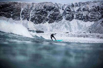 Norvegia, il surf ai confini del circolo polare artico 1