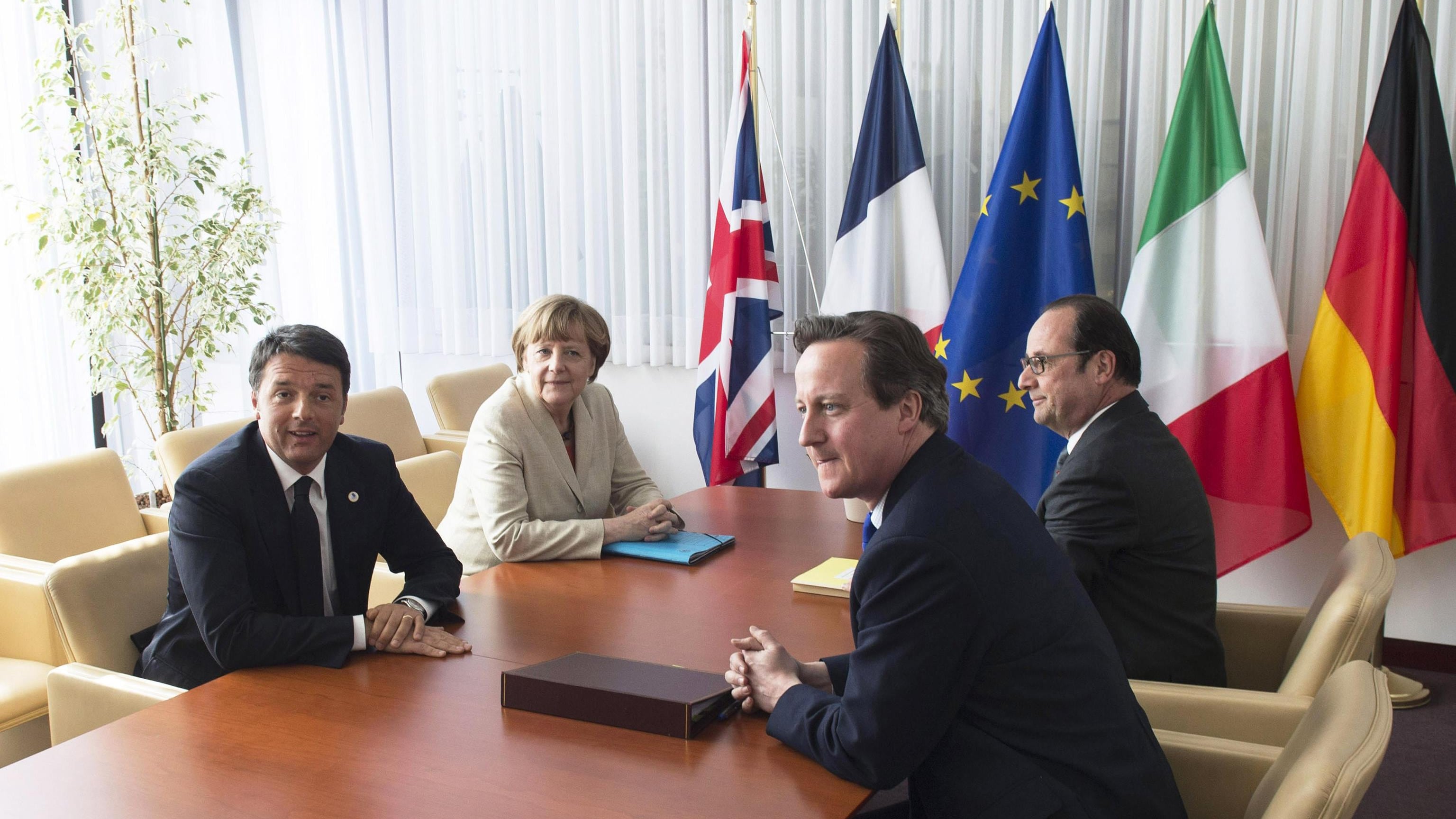Vertice Ue sull'immigrazione. La linea dura di Cameron: "Non accoglieremo migranti"