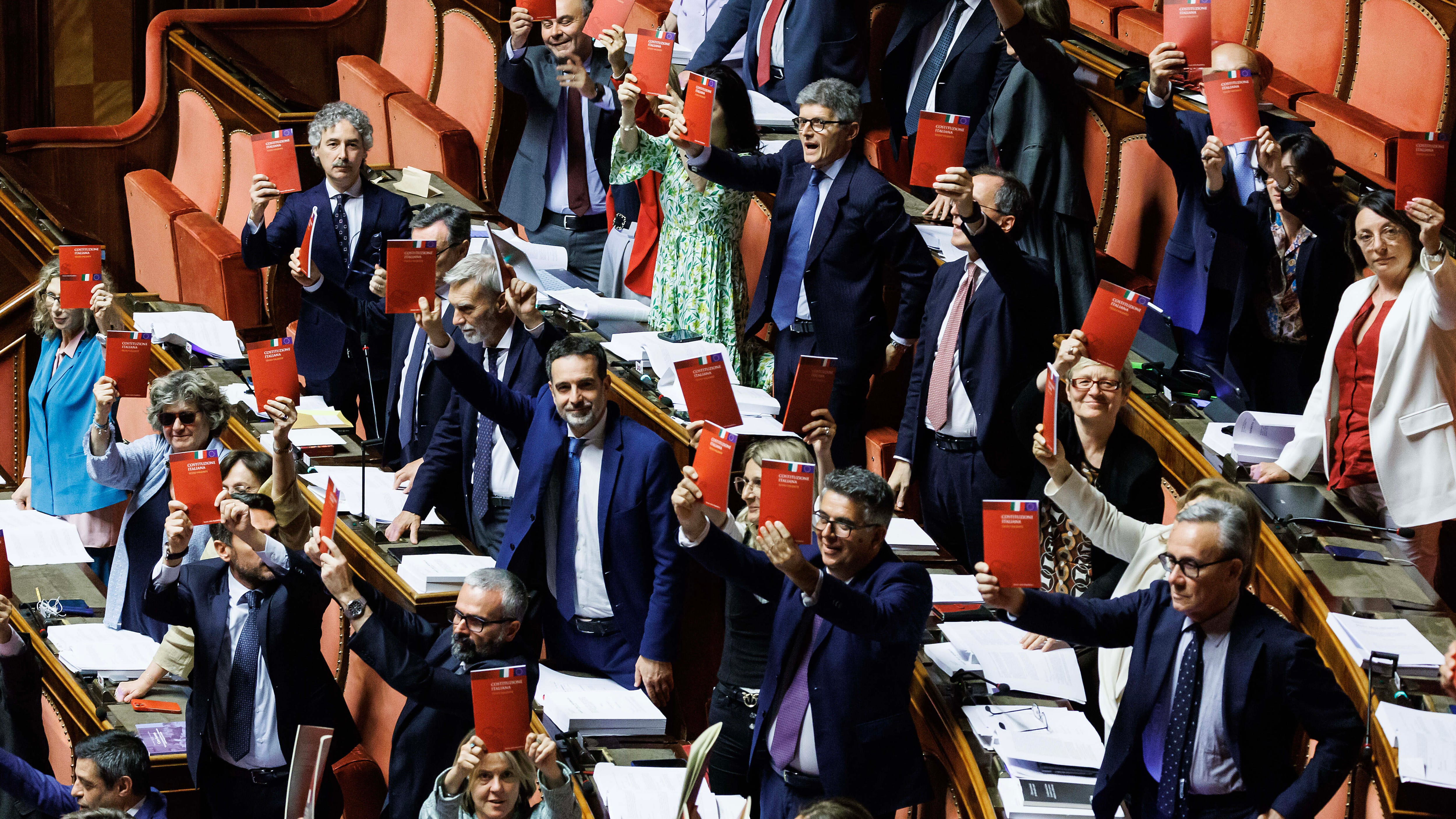 "Raddoppiamo i senatori a vita". L'incredibile mossa della sinistra contro il premierato