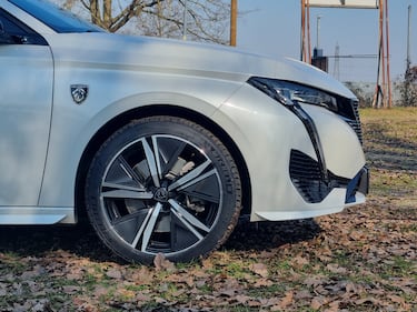 Peugeot 308 SW, guarda le foto 7