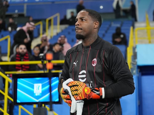 Milan, c'è poco da stare... Allegri con i mal di pancia di Maignan e Theo
