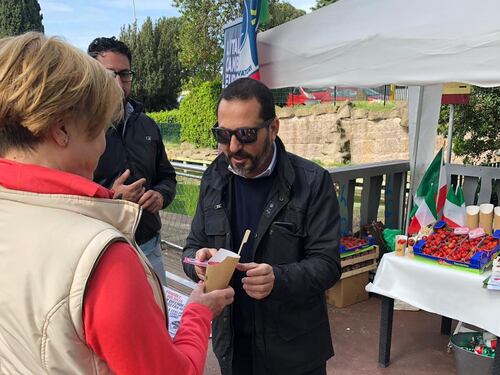 La "fragolata" di Fratelli d'Italia
