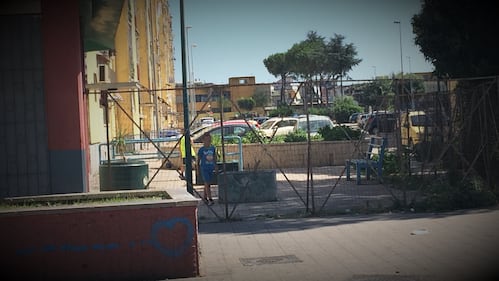 Quei bambini dimenticati dallo Stato: l'infanzia al Parco Verde di Caivano   7