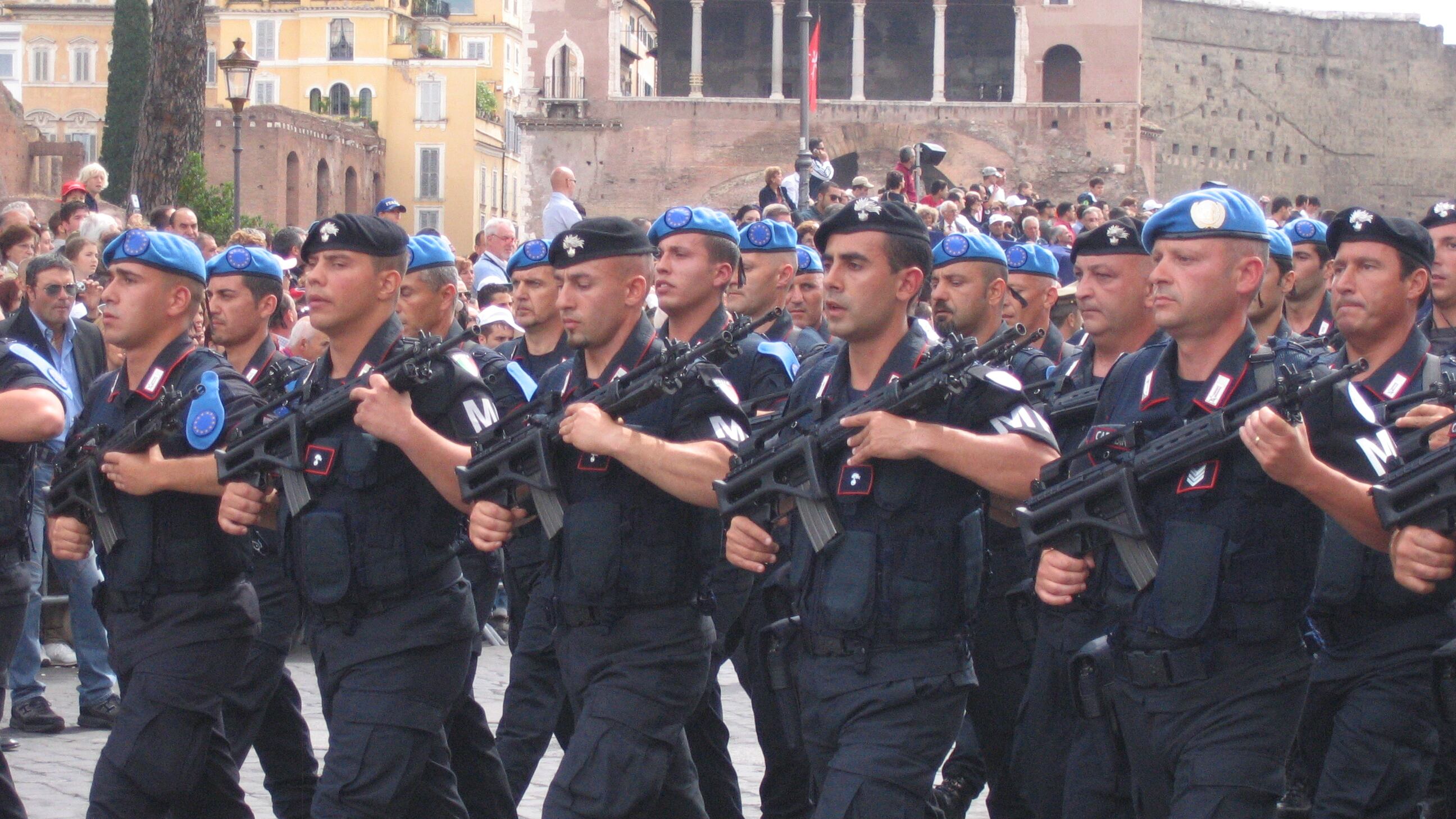 "In tutta Italia solo 190 poliziotti sanno sparare a bersagli mobili"