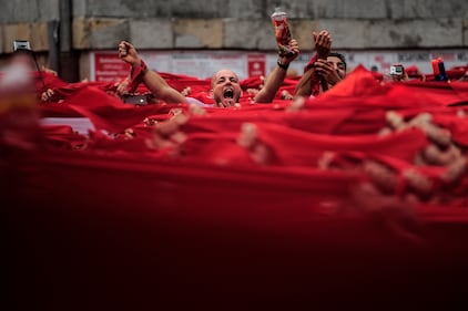 In migliaia a Pamplona per la corsa dei tori 17