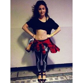 Sguardo aggressivo e vestito sexy per Erin Sanders 5